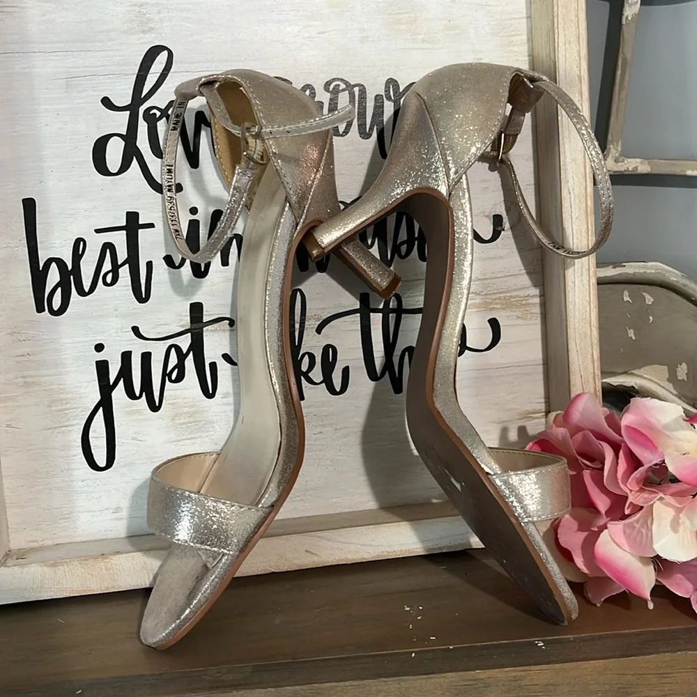 Davids Bridal Special Occasion Dressy Heel Shimmery Womens 7.5 Wedding Holiday